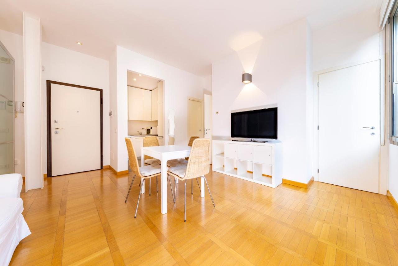 Luxury 1 Bedroom Navigli Loft Мілан Екстер'єр фото